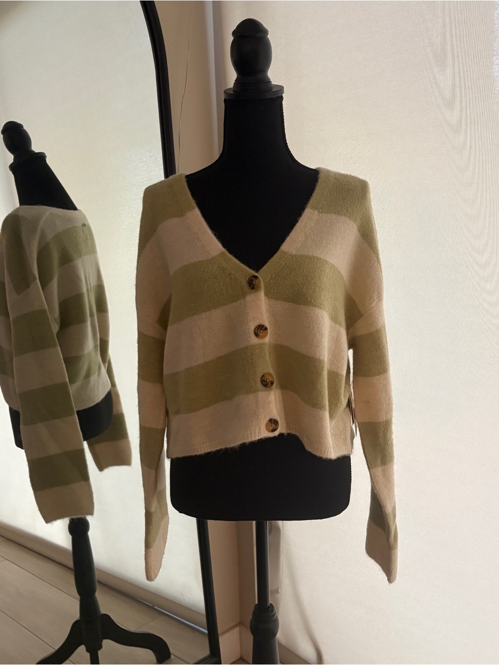 Billabong cardigan BNWT